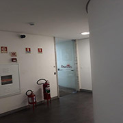 Divisórias de vidro da 2M Divisórias